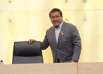 Proponen revocación de mandato al gobernador en segunda parte del sexenio