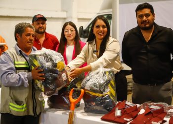 Tonantzin Fernández equipa a trabajadores del SOSAPACH para fortalecer el servicio