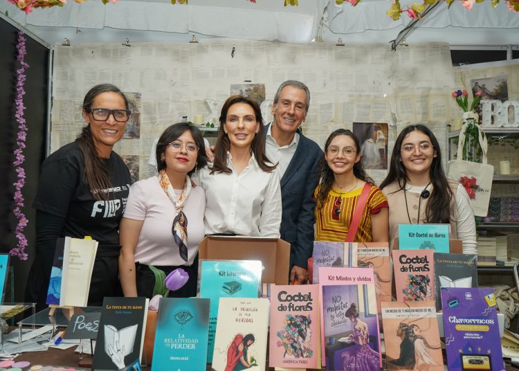 Chedraui y MariElise Budib recorren la Feria Internacional del Libro Puebla