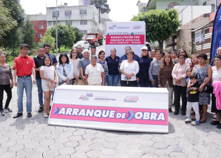 Lupita Cuautle inicia obra de pavimentación en colonia Concepción Guadalupe