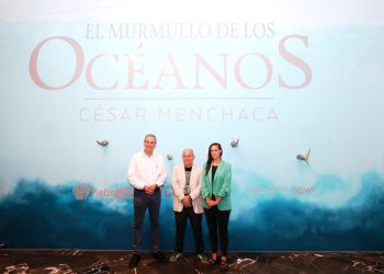 Recorre Pepe Chedraui la exposición “El Murmullo de los Océanos” en la Galería del Palacio Municipal