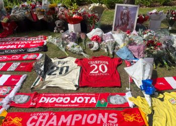 El estadio de Anfield está de luto por el futbolista Diogo Jota