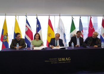 AECO firma convenios con Amibim y la UMAG