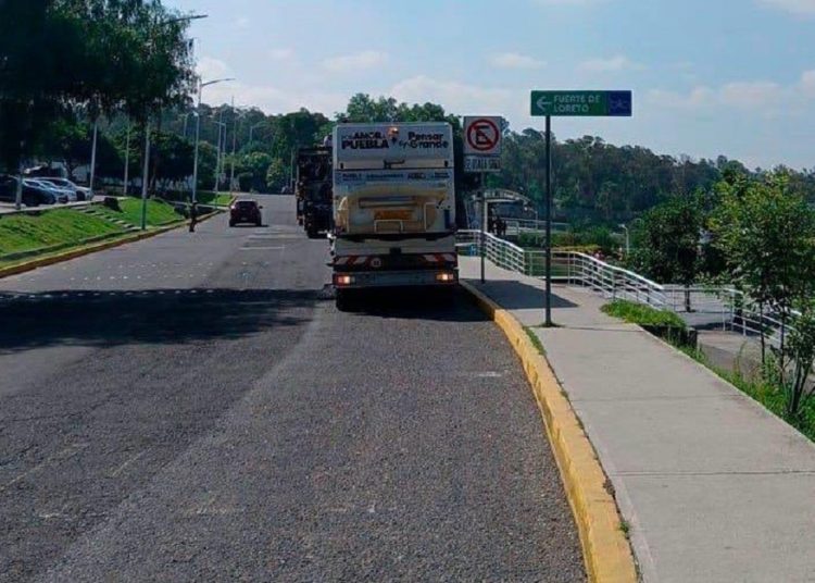 Realizan brigadas de limpieza con 4 barredoras en Los Fuertes