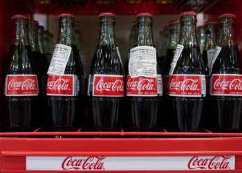 Trump promete devolver el azúcar a la Coca-Cola