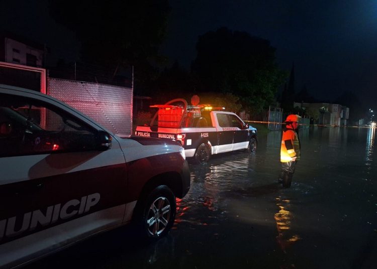 Realizan trabajos urgentes de desazolve por intensas lluvias en Cuautlancingo