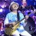 Carlos Santana vuelve a hechizar a Barcelona