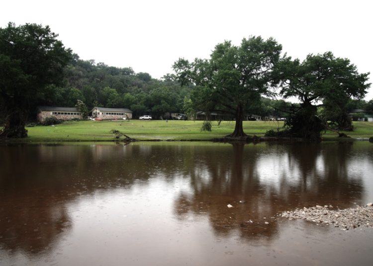 Campamento Mystic de Texas confirma la muerte de campistas e instructores