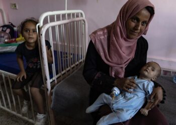 Advierten sobre creciente propagación de casos de meningitis entre los niños de Gaza