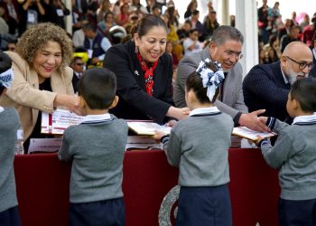 Laura Artemisa presidió la Ceremonia de Graduación 2025 en el CENHCH