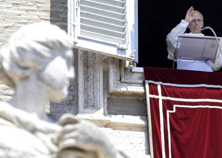 León XIV pide a gobernantes ‘búsqueda del diálogo’ contra ‘violencia de las armas’