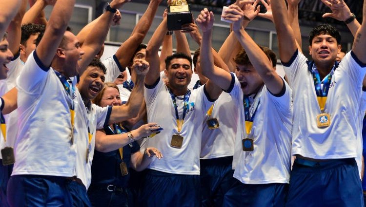 Estudiantes Anáhuac Puebla se coronan campeones de Voleibol en El Salvador