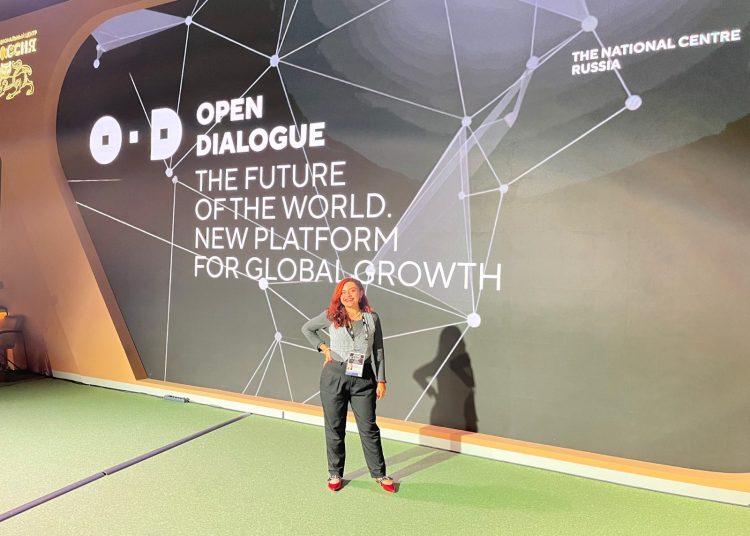 Docente Anáhuac participa en foro global “Open Dialogue” en Moscú