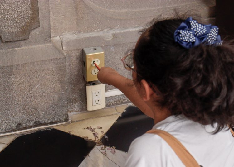 Así puedes cuidar aparatos eléctricos y prevenir accidentes en vacaciones