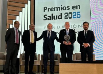 Reconocen al Dr. Ruiz, miembro del Consejo Consultivo de la Anáhuac Puebla