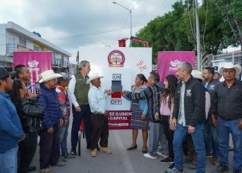 Ayuntamiento renueva alumbrado en seis juntas auxiliares con Puebla Brilla