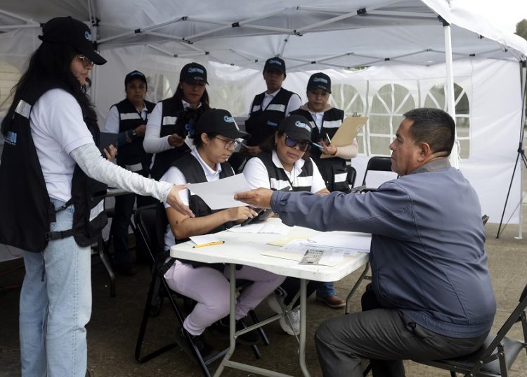 Mil 743 unidades han acudido a la revista vehicular