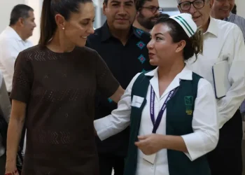 Claudia Sheinbaum supervisa obra en hospital general IMSS en Tuxtla Gutiérrez