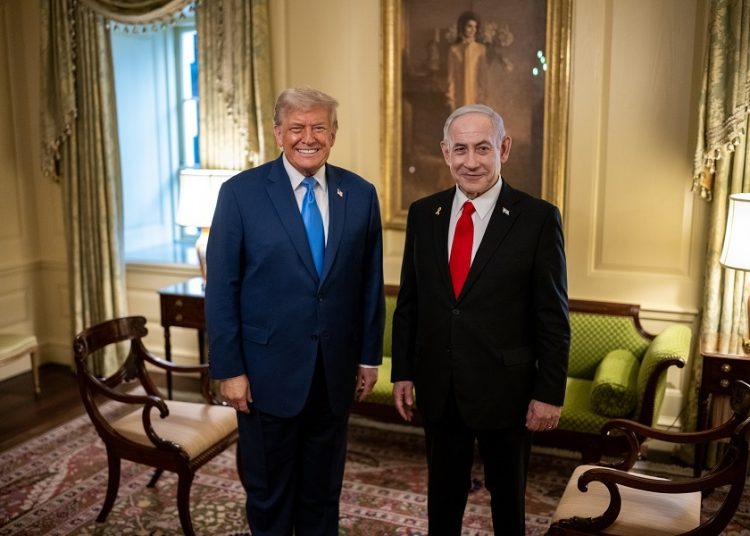 Trump y Netanyahu hablan sobre Gaza e insisten en desplazamiento de palestinos