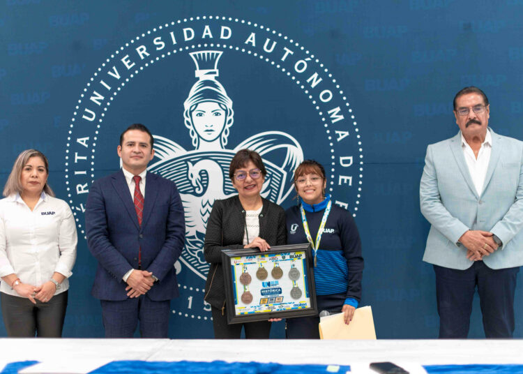 Reconoce Lilia Cedillo a medallistas BUAP de la Universiada Nacional