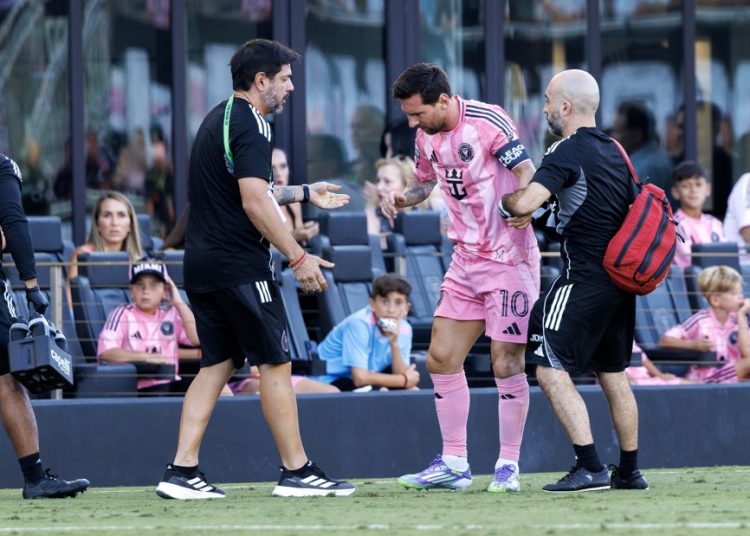 Messi sufre una «lesión muscular menor» en la pierna derecha