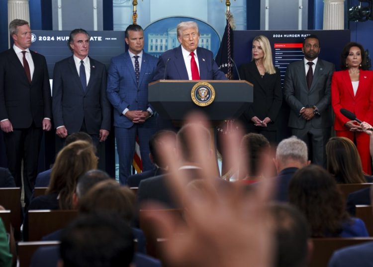 Trump prorroga otros 90 días los aranceles para China