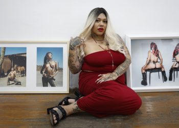 «Glitter radiactivo» de Sandra Blow destella con arte queer
