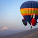 Más de 20 globos aerostáticos llenan de colores el cielo