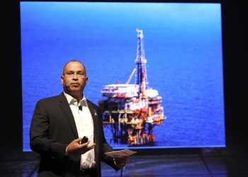 Fiscalía confirma proceso de deportación de exdirector de Pemex