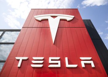 Jurado ordena a Tesla pagar 329 mdd por accidente con su autopiloto