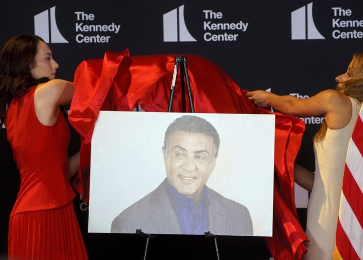 Trump otorga a Sylvester Stallone, Gloria Gaynor y Kiss los Premios del Centro Kennedy