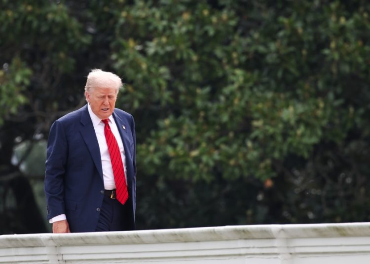 Trump despide a miembros demócratas de la Junta de Supervisión Fiscal