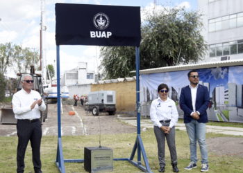 Lilia Cedillo coloca primera piedra de un nuevo edificio en la Prepa Lázaro Cárdenas