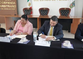 Firman convenio de colaboración el TEEPy el Centro de Estudios Superiores de Tepeaca