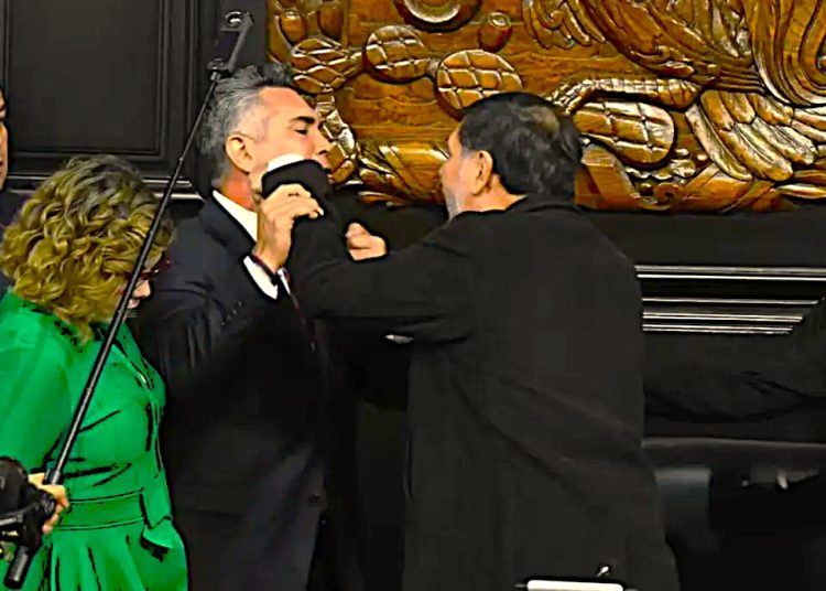 Redes sociales ‘noquearon’ a Noroña