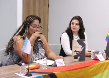GabyChumacero encabeza la presentación de El recetario de Antígona y Los muertos no hablan