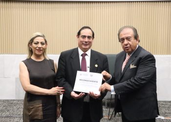 Voluntariado del Congreso Realiza Conferencia Magistral sobre “La Historia del Derecho Notarial en Puebla”