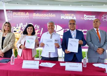 CECYTE Puebla firma convenio con empresas para impulsar educación dual