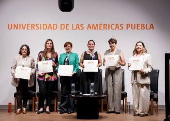 Lupita Cuautle en el foro de Rehabilitacion Rio Atoyac