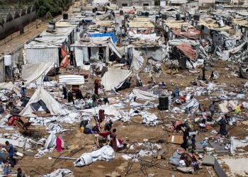 Israel atacó un campo de desplazados en Gaza
