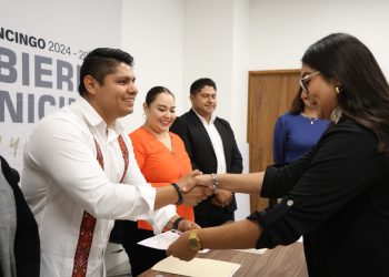 Preside Omar Muñoz premiación del concurso “Regidor por un día”