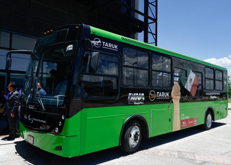 México anuncia interés de hasta 20 mil unidades del primer autobús eléctrico nacional