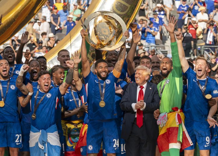 La Premier League no reducirá de 20 a 18 clubes
