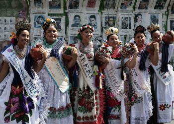 Indígenas marchan en Chiapas por la paz y el territorio