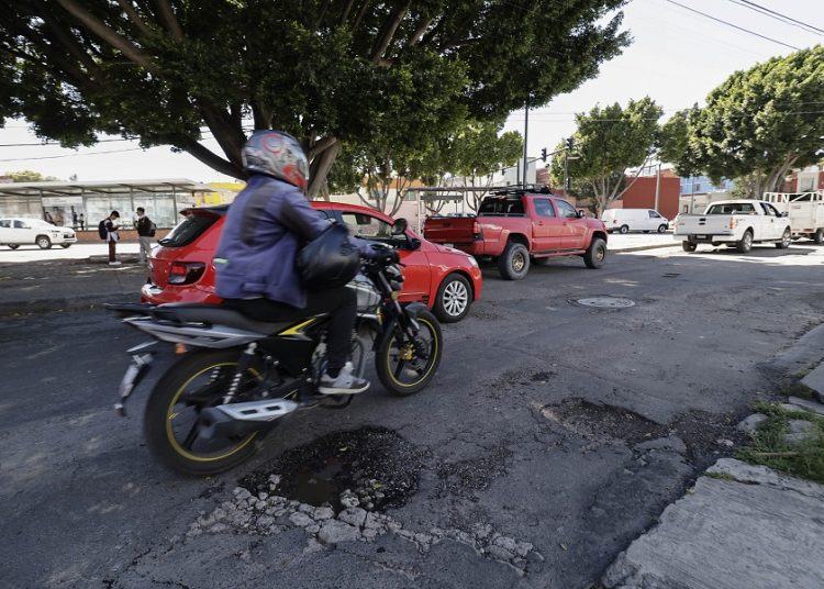 Ayuntamiento atenderá baches en vialidades de alto flujo vehicular