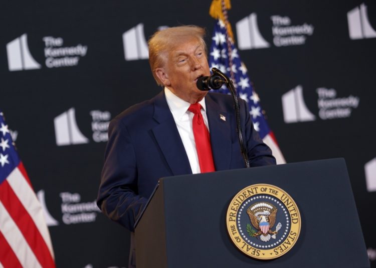 Trump buscará extender más días su control sobre policía de Washington