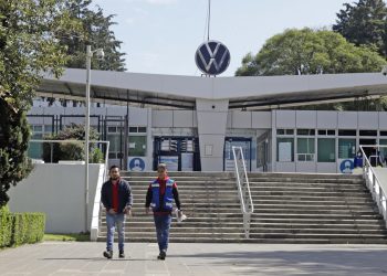Planta de Volkswagen evita huelga tras acuerdo salarial con el sindicato