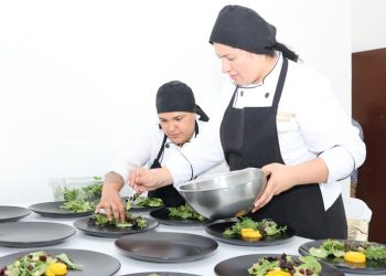 Sedif promueve carreras técnicas en los Cecade