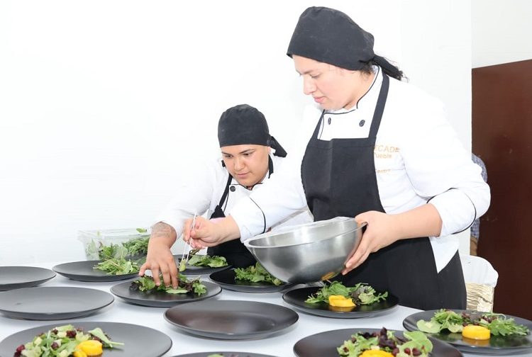 Sedif promueve carreras técnicas en los Cecade