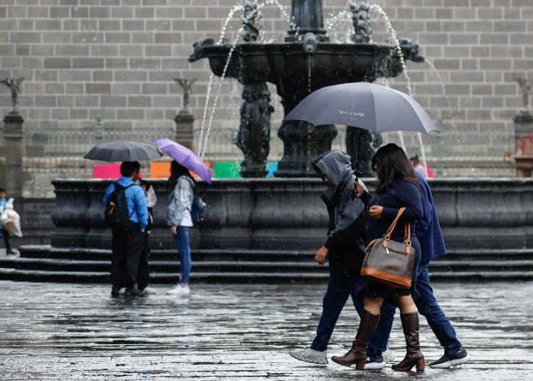 Pronostican baja probabilidad de lluvias ligeras por la tarde